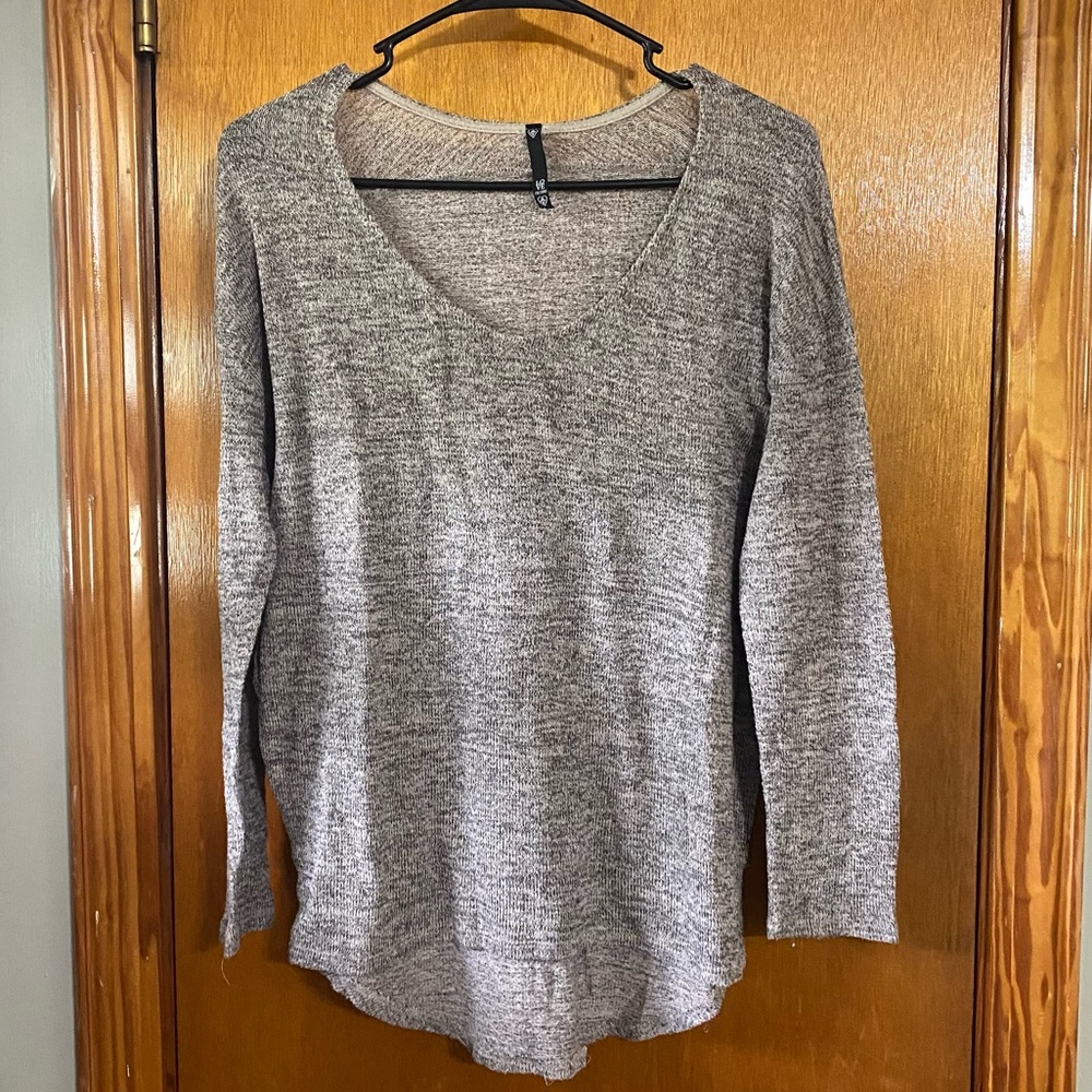 Lightweight Grey Knit Long Sleeve Shirt